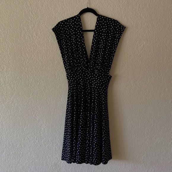 White House Black Market Polka Dot Mini Party Dress Size 4 Playful Sexy Plunge - Picture 3 of 6